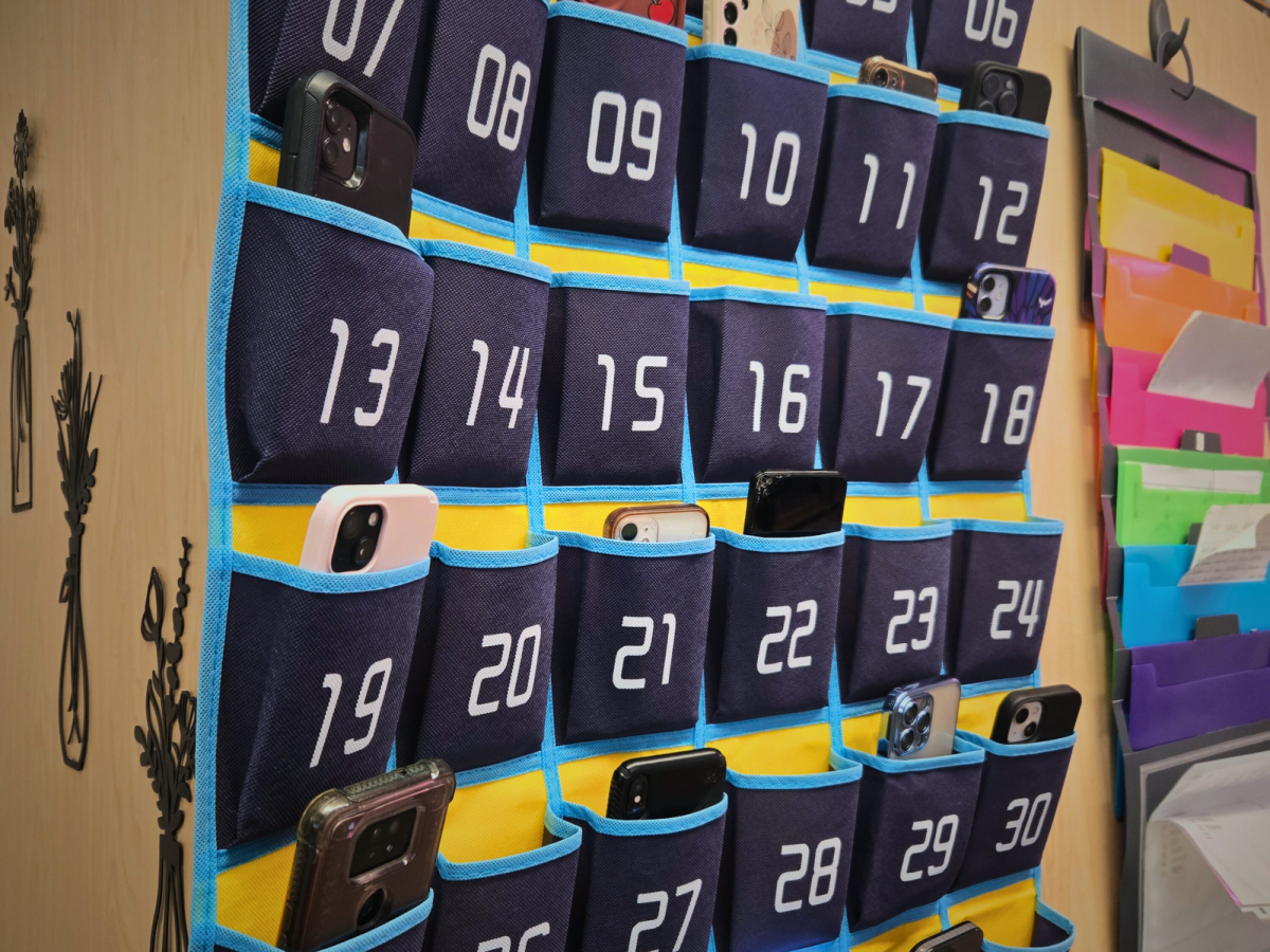 Parenting Today: Outsmarting Peer Pressure & The Rise of Phone-Free Schools